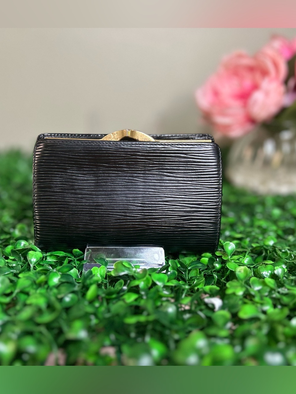 Louis Vuitton Black Epi Porte-Monnaie Viennois Kisslock Wallet Compact MI0948 - Picture 3 of 13